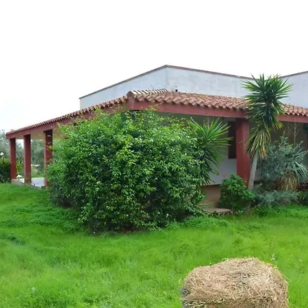 Villa Strada Numero 6 *
